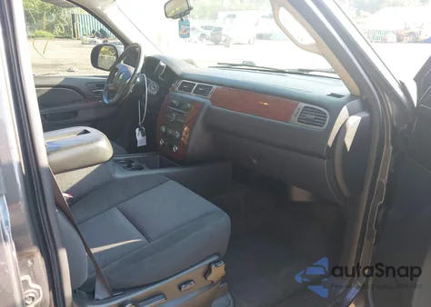 2011 Chevrolet Tahoe Ls z USA, uszkodzony, nr VIN 1GNSCAE06BR117859